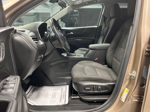 Used 2018 Chevrolet Equinox LT w/ Sun & Infotainment Package AWD/4WD image 15