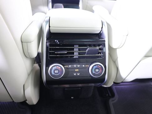 Used 2024 Land Rover Range Rover Long Wheelbase SE AWD/4WD image 36