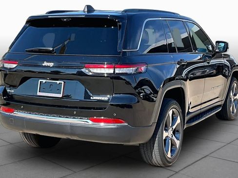 Used 2025 Jeep Grand Cherokee Limited w/ Luxury Tech Group II AWD/4WD image 10