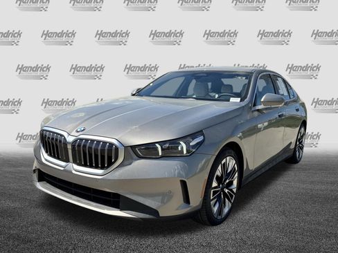 Certified 2026 BMW 530i RWD image 2