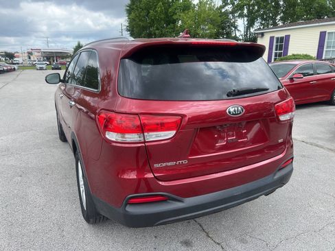 Used 2016 Kia Sorento FWD image 8