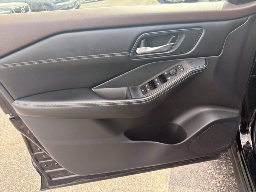 Used 2023 Nissan Rogue SV w/ SV Premium B Package AWD/4WD image 30