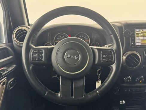 Used 2016 Jeep Wrangler Unlimited Sahara image 24