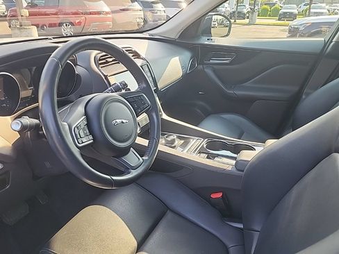 Used 2017 Jaguar F-PACE Premium AWD/4WD image 12