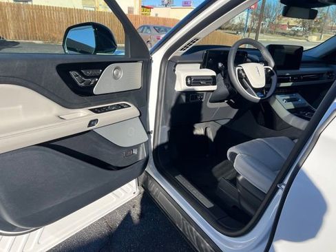New 2026 Lincoln Aviator Reserve w/ Luxury Package image 10