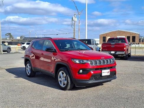 Certified 2024 Jeep Compass Latitude w/ Convenience Group image 23