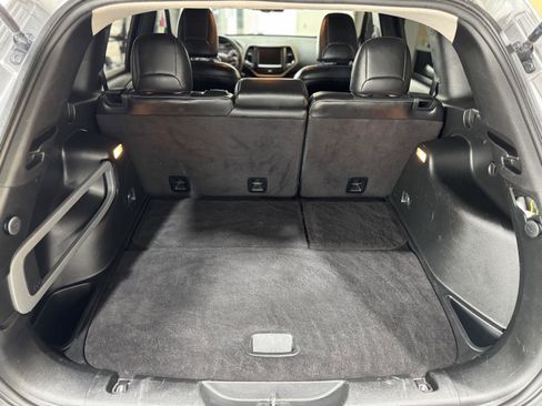 Used 2017 Jeep Cherokee Limited AWD/4WD image 36