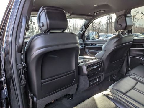 Used 2022 Jeep Wagoneer Series III image 17