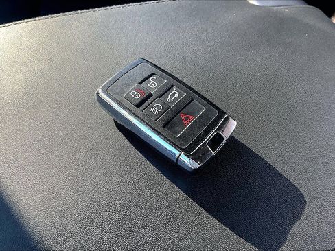 Used 2023 Land Rover Defender 110 V8 image 10