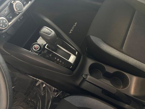 Used 2025 Nissan Versa SV image 44
