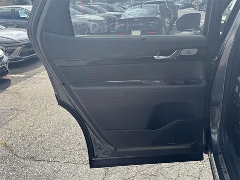 Used 2023 Hyundai Palisade Calligraphy image 12