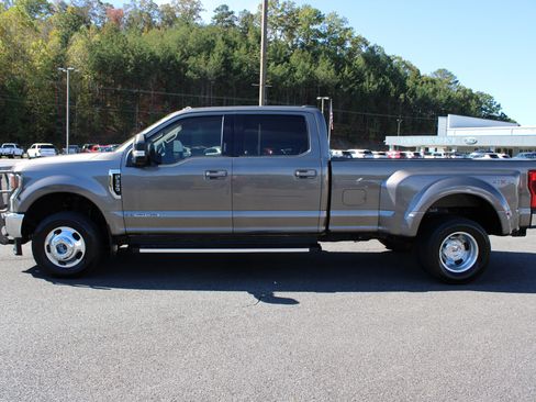 Used 2022 Ford F350 Lariat w/ Camper Package image 6