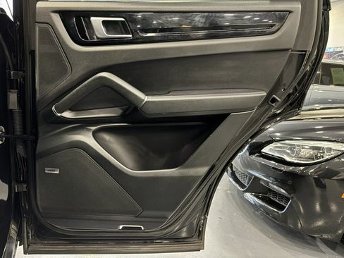 Used 2019 Porsche Cayenne AWD/4WD image 44