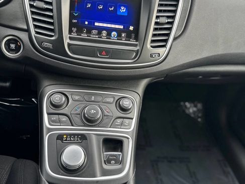 Used 2015 Chrysler 200 Limited image 16