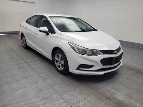 Used 2018 Chevrolet Cruze LS FWD image 13