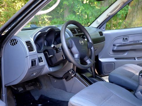 Used 2004 Nissan Xterra XE RWD image 11