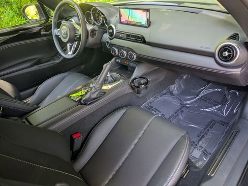 New 2026 MAZDA MX-5 Miata RF Grand Touring w/ Appearance Package RWD image 25
