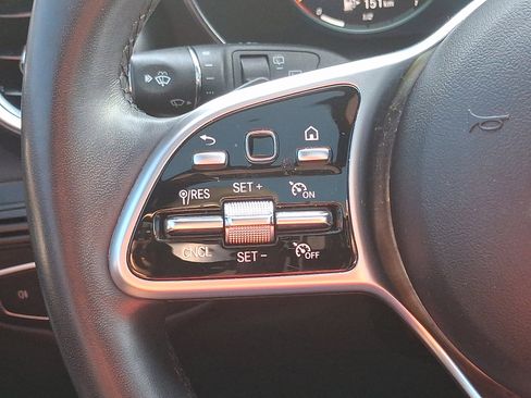 Used 2022 Mercedes-Benz GLC 300 4MATIC SUV image 21