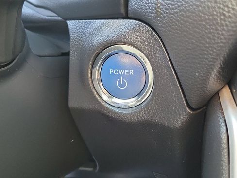 Used 2022 Toyota RAV4 SE w/ Convenience Package AWD/4WD image 16