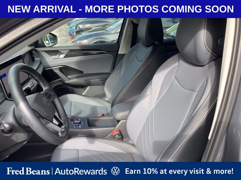 Used 2026 Volkswagen Tiguan SE AWD/4WD image 9