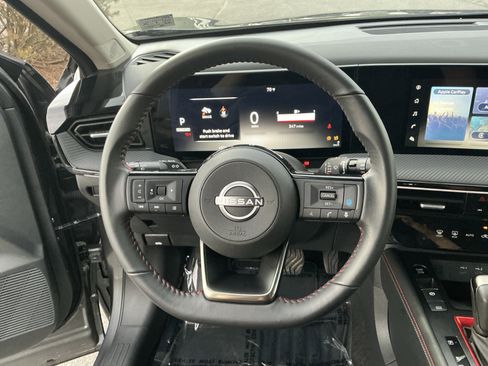 Used 2025 Nissan Kicks SR AWD/4WD image 8