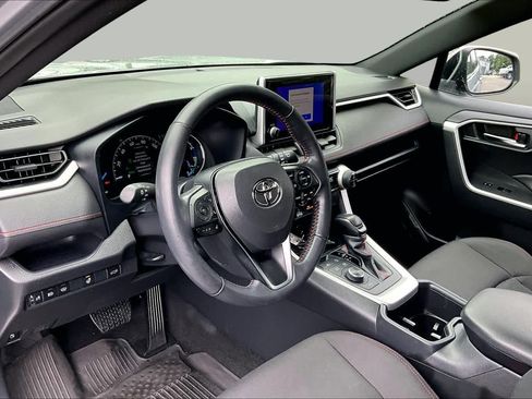 Used 2023 Toyota RAV4 SE w/ Weather & Moonroof Package AWD/4WD image 17