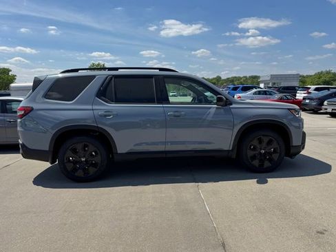 New 2026 Honda Pilot Black Edition image 5
