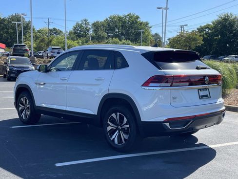 Certified 2026 Volkswagen Atlas Cross Sport SE FWD image 4
