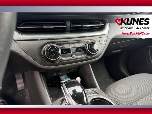 Used 2024 Buick Envista Preferred w/ Advanced Safety Package image 15