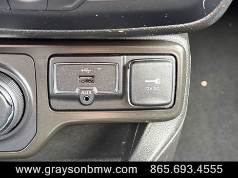 Used 2020 Jeep Renegade Latitude w/ Cold Weather Group image 28