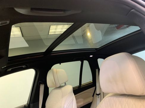 Used 2020 BMW X5 xDrive40i w/ M Sport Package AWD/4WD image 18