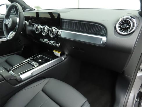 New 2026 Mercedes-Benz GLB 250 image 17