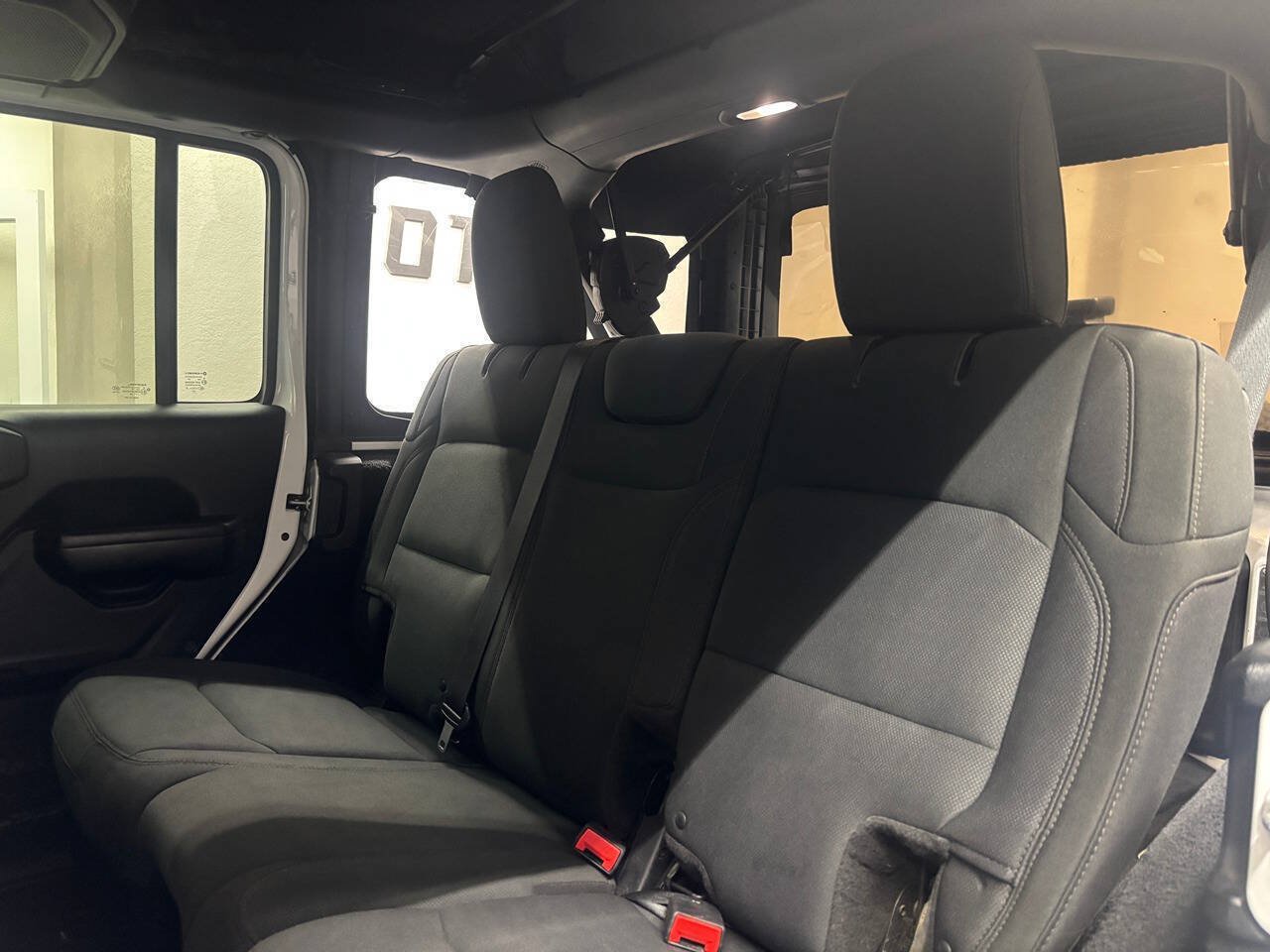 Used 2018 Jeep Wrangler Unlimited Sport S AWD/4WD image 18