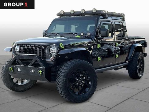 Used 2025 Jeep Gladiator Sport image 1