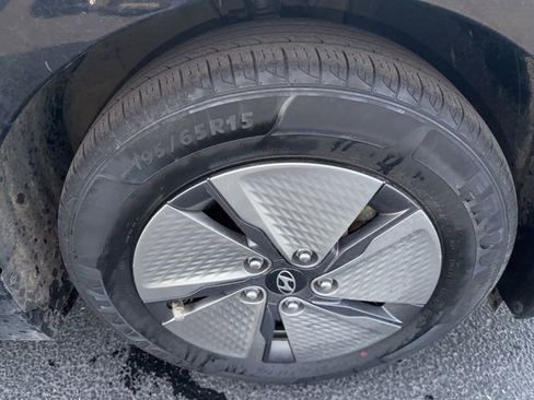 Used 2022 Hyundai Ioniq SE image 25