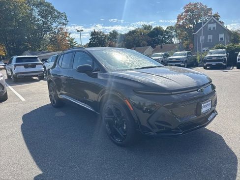 New 2025 Chevrolet Equinox EV RS image 6