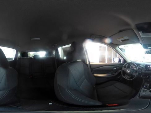 Used 2025 Nissan Rogue SV FWD image 43