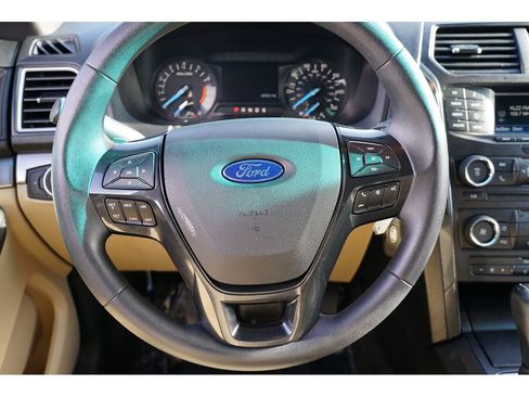 Used 2016 Ford Explorer FWD image 23