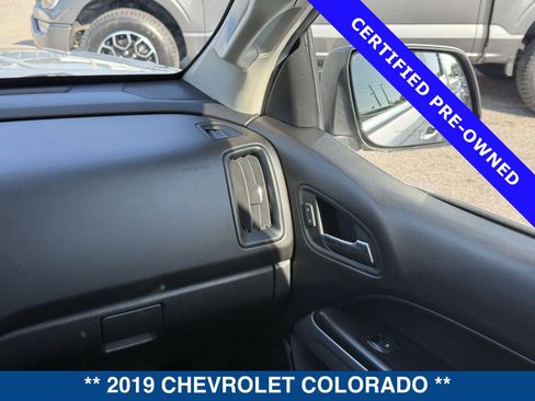 Used 2019 Chevrolet Colorado LT w/ LT Convenience Package image 18