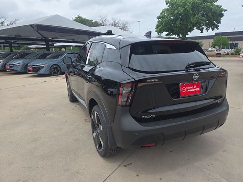 New 2026 Nissan Kicks SR FWD image 3
