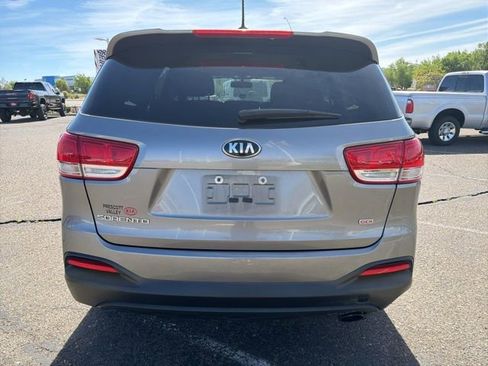Used 2017 Kia Sorento L FWD image 3