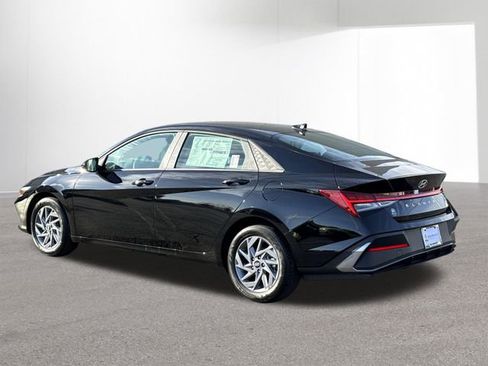 New 2026 Hyundai Elantra Blue image 30
