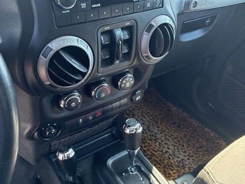 Used 2017 Jeep Wrangler Unlimited Sport w/ Quick Order Package 24S AWD/4WD image 12