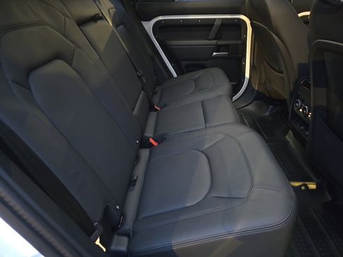 New 2025 Land Rover Defender 110 X-Dynamic SE image 29