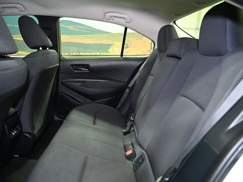 Used 2023 Toyota Corolla LE image 39