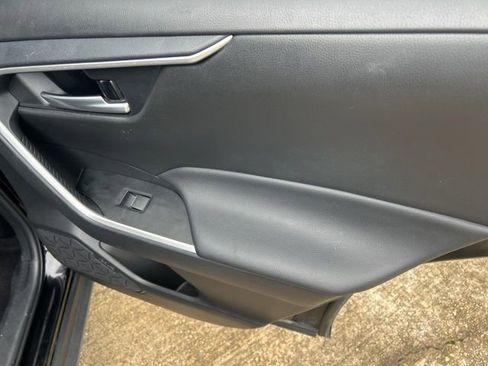 Used 2025 Toyota RAV4 XLE FWD image 15