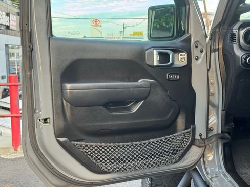 Used 2023 Jeep Wrangler 4WD High Altitude image 26