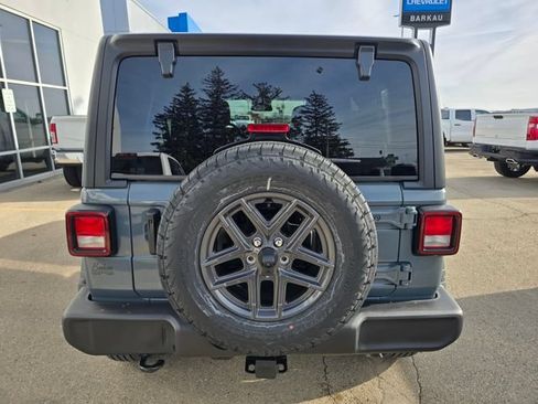 Used 2025 Jeep Wrangler Unlimited Sport AWD/4WD image 5
