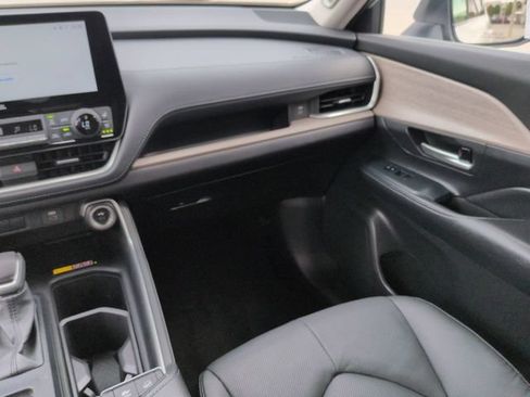 Certified 2025 Toyota Grand Highlander AWD Hybrid image 17