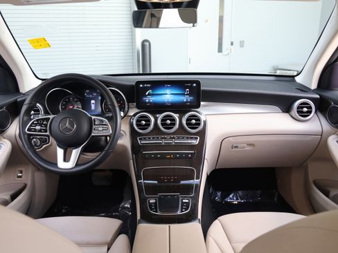 Used 2022 Mercedes-Benz GLC 300 image 16